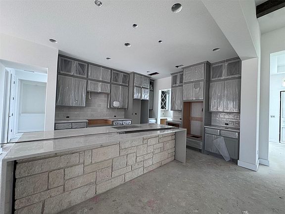 3rd image of 128 Rancho Deluxe