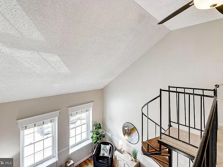 3044 S Buchanan St #C2 — Photo 17