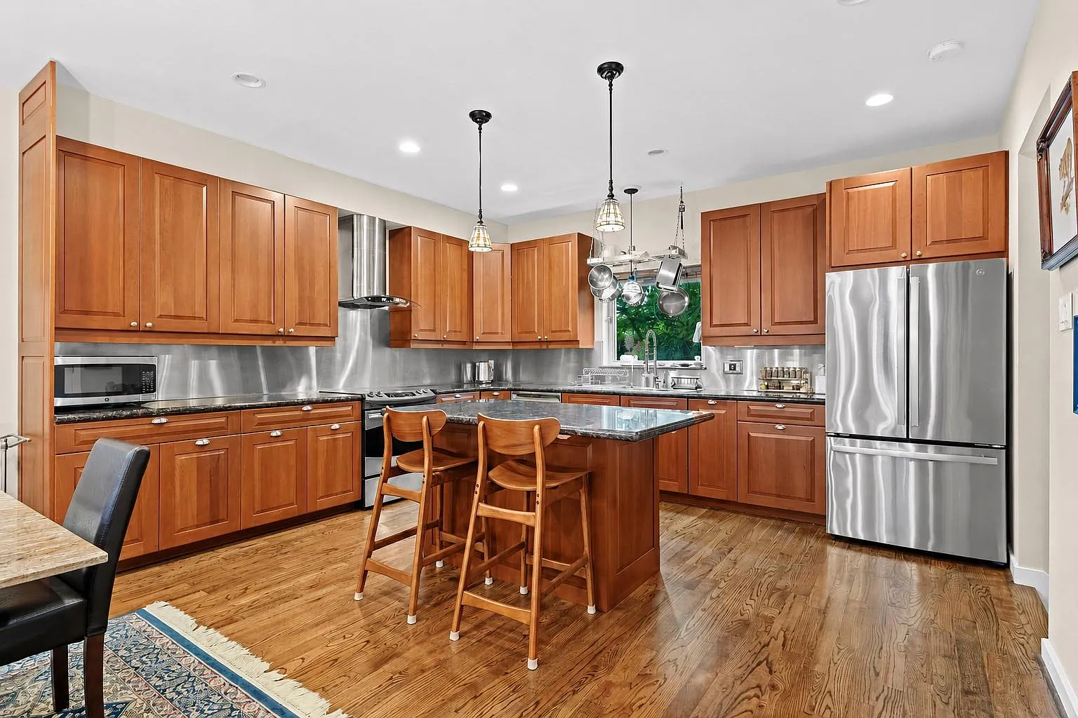 2 bed, 2.5 bath, 1981 sqft, $4,500 — Photo 4