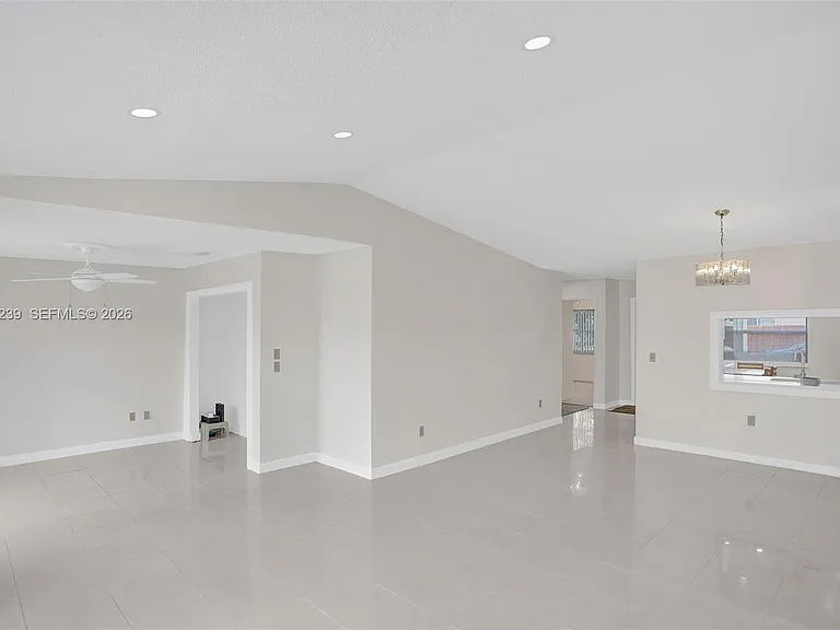 11529 SW 133rd Ter — Photo 12