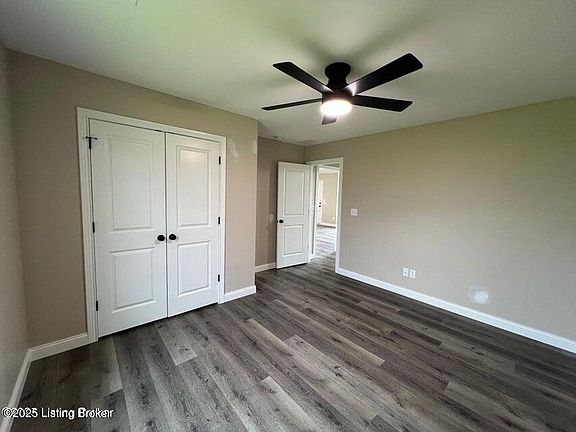 3rd image of 93 New Orleans Ct