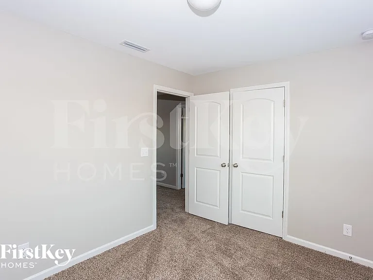 408 Gentle Bend Cv — Photo 11