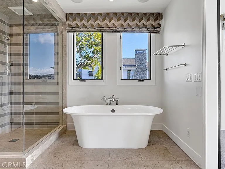 243 Poppy Ave — Photo 43