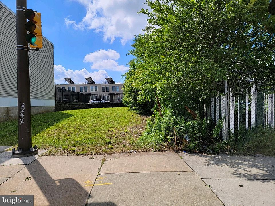 2nd image of 7220 Woodland Ave