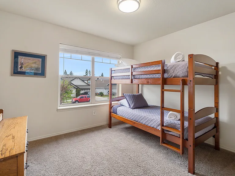676 SE Gleneden Pl — Photo 16