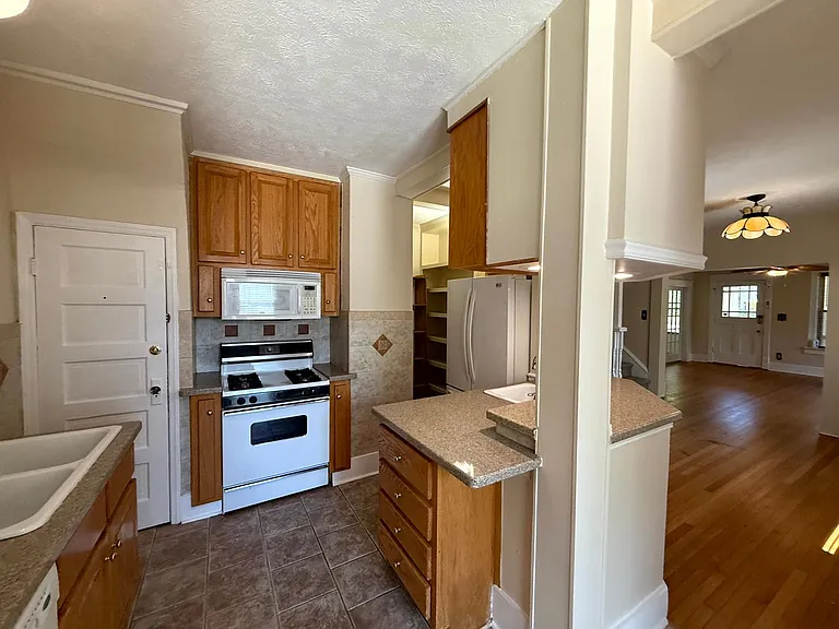 1913 Morganton Rd — Photo 13