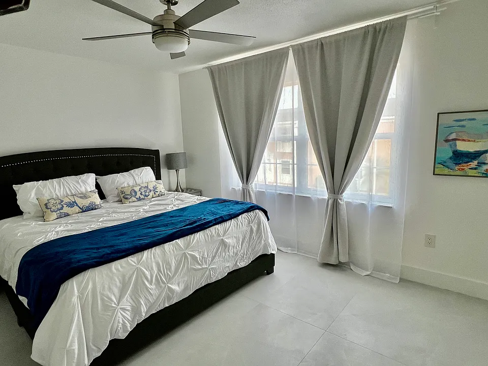 4159 Tamiami Trl #M