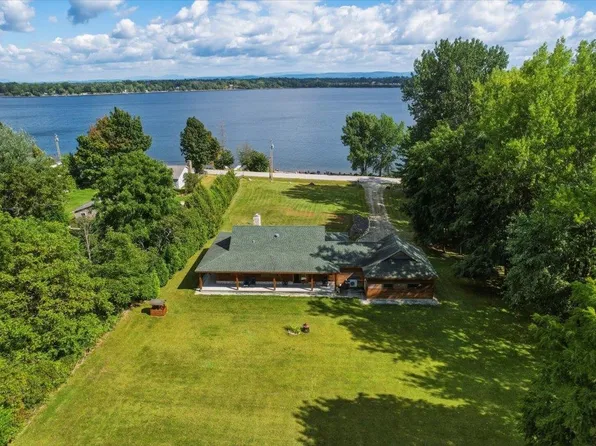 1099 E Shore Road, Isle La Motte, VT 05463