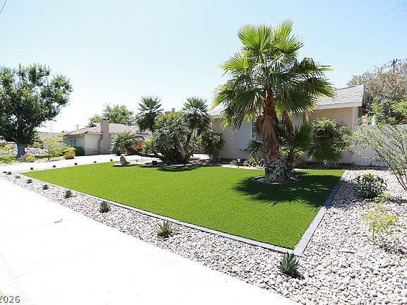 2nd image of 2725 Colanthe Ave