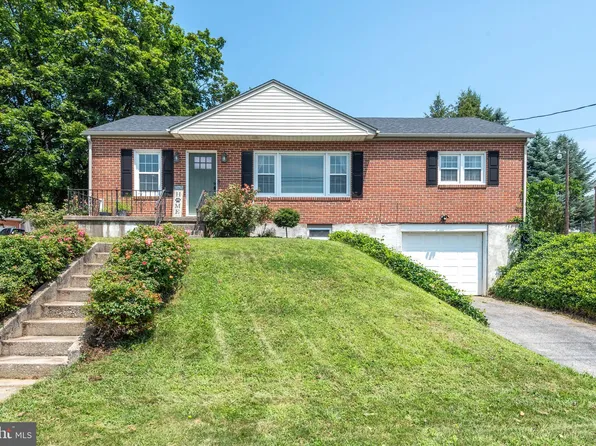 1999 Bannister St, York, PA 17404