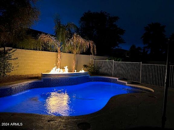 4th image of 17838 W Carmen Dr