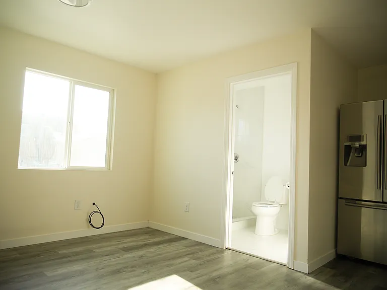 723 W F St #723 — Photo 21