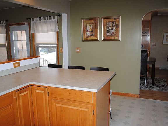4th image of 2460 Bristolwood Dr NW