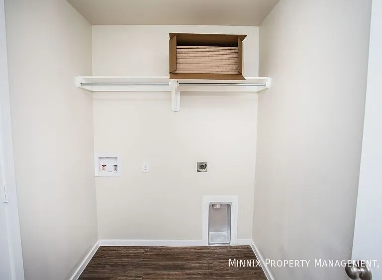 2035 Kenwood Ave — Photo 40