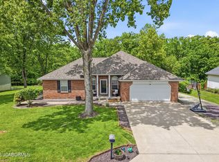 1146 Choctaw Ridge Dr, Holts Summit, MO 65043