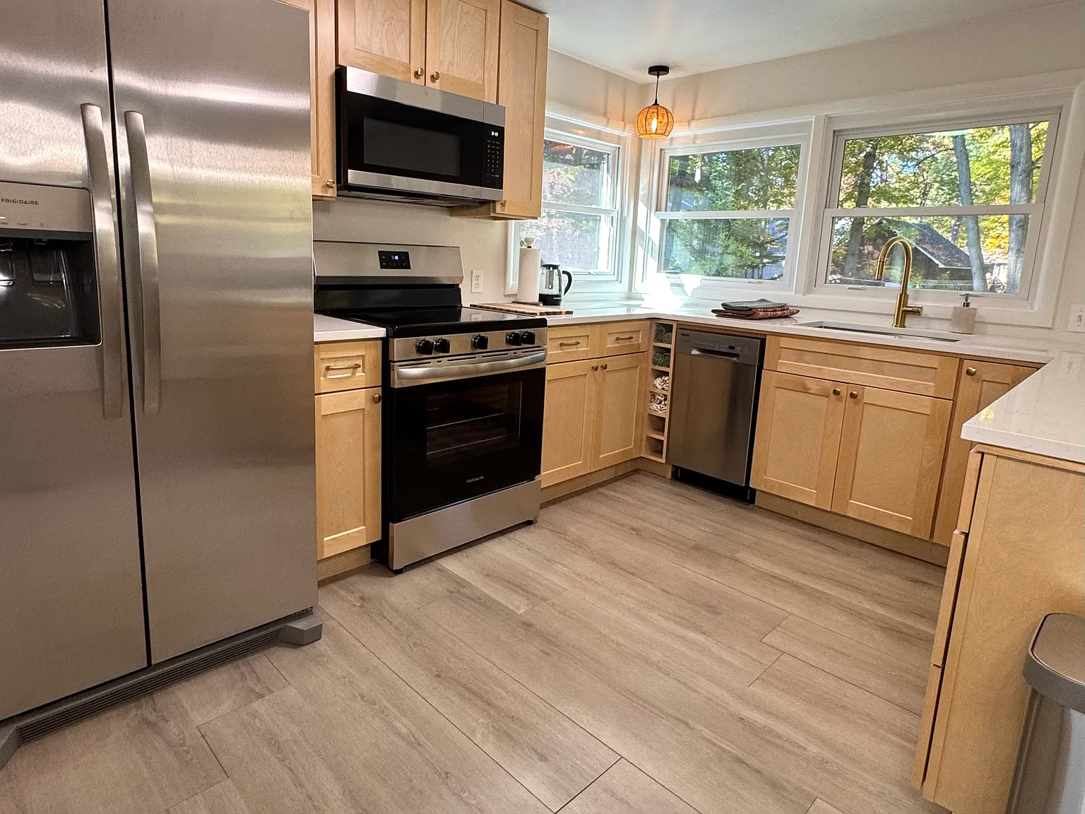 2 bed, 1.5 bath, 1200 sqft, $2,200 — Photo 3