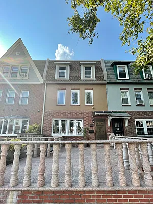 Rented by Daniel Gale Sotheby's International Realty | media 24