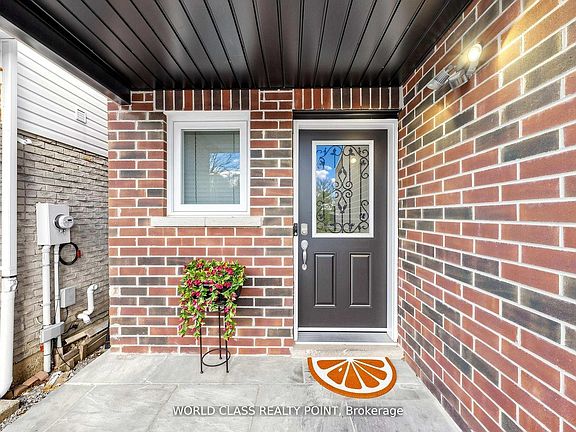 2nd image of 1638 Norwill Cres