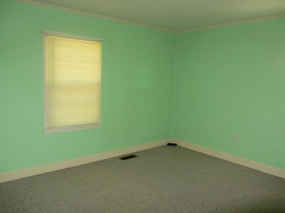 2nd image of 210 N Parkway