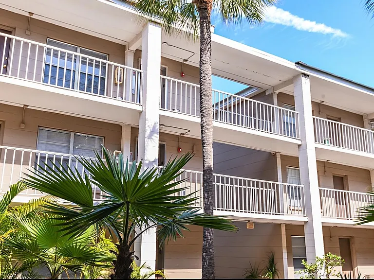 San Carlos Place — Photo 17