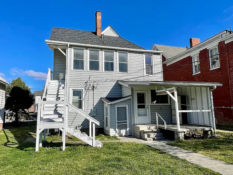 215 E Prospect St — Photo 4