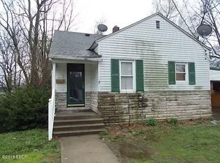 510 E Washington St, Fairfield, IL 62837