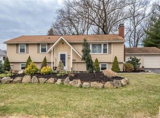 3 Lawncrest Rd, Enfield, CT 06082