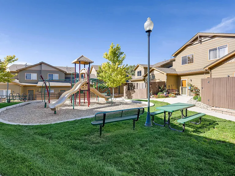 1819 Aspen Meadows Cir #1819 — Photo 11