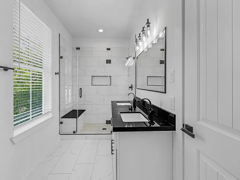 2nd Floor Guest Bathroom