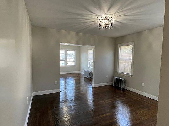 3rd image of 28 Winsor St