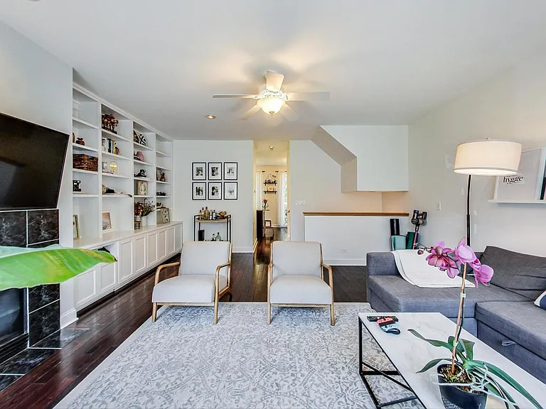 1512 S Prairie Ave #K — Photo 4