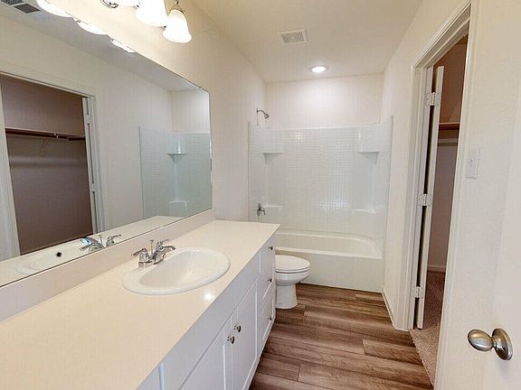 2nd image of 1125 Centerview Drive