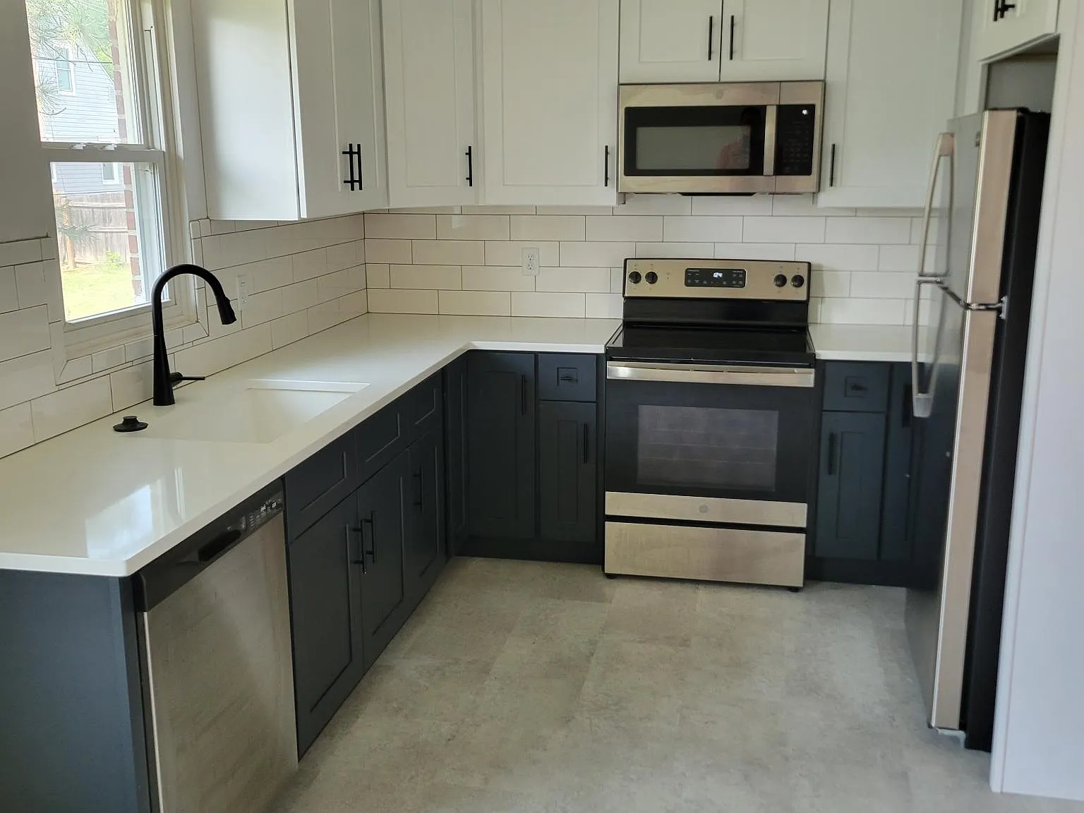 3 bed, 922 sqft, $1,850 — Photo 2
