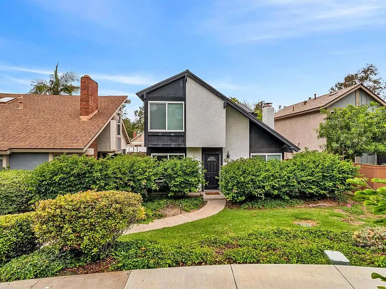 10618 Esmeraldas Dr — Photo 1