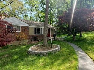 1990 Hillcrest St, Bethel Park, PA 15102