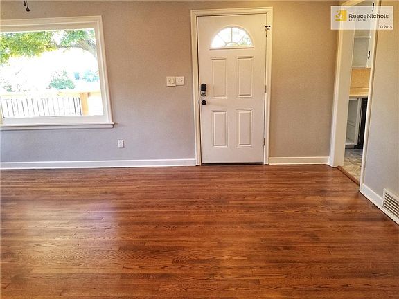 3rd image of 238 E Pacific Ave