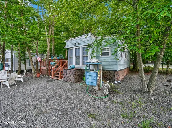 643 Blue Jay Dr, Gouldsboro, PA 18424