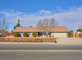 14058 Rincon Rd, Apple Valley, CA 92307