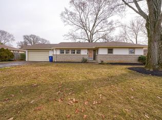 4302 Fairoaks Dr, Columbus, OH 43214