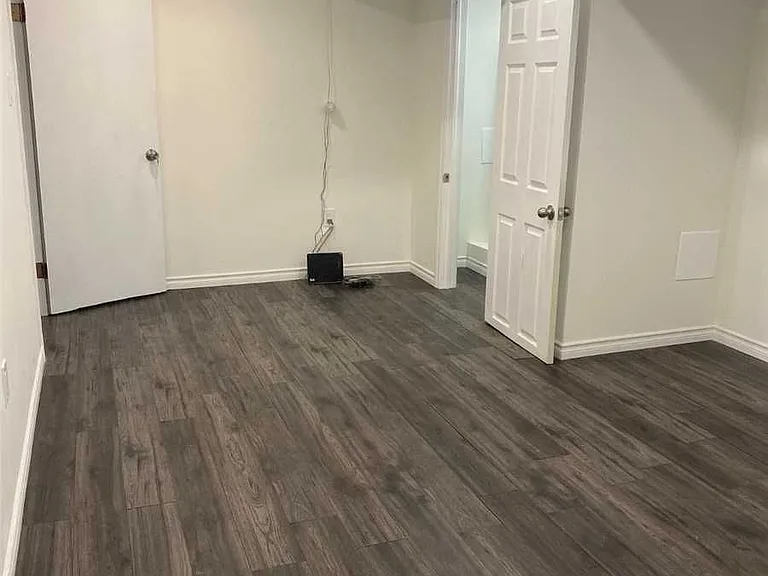 6039 Althea St #BASEMENT — Photo 5