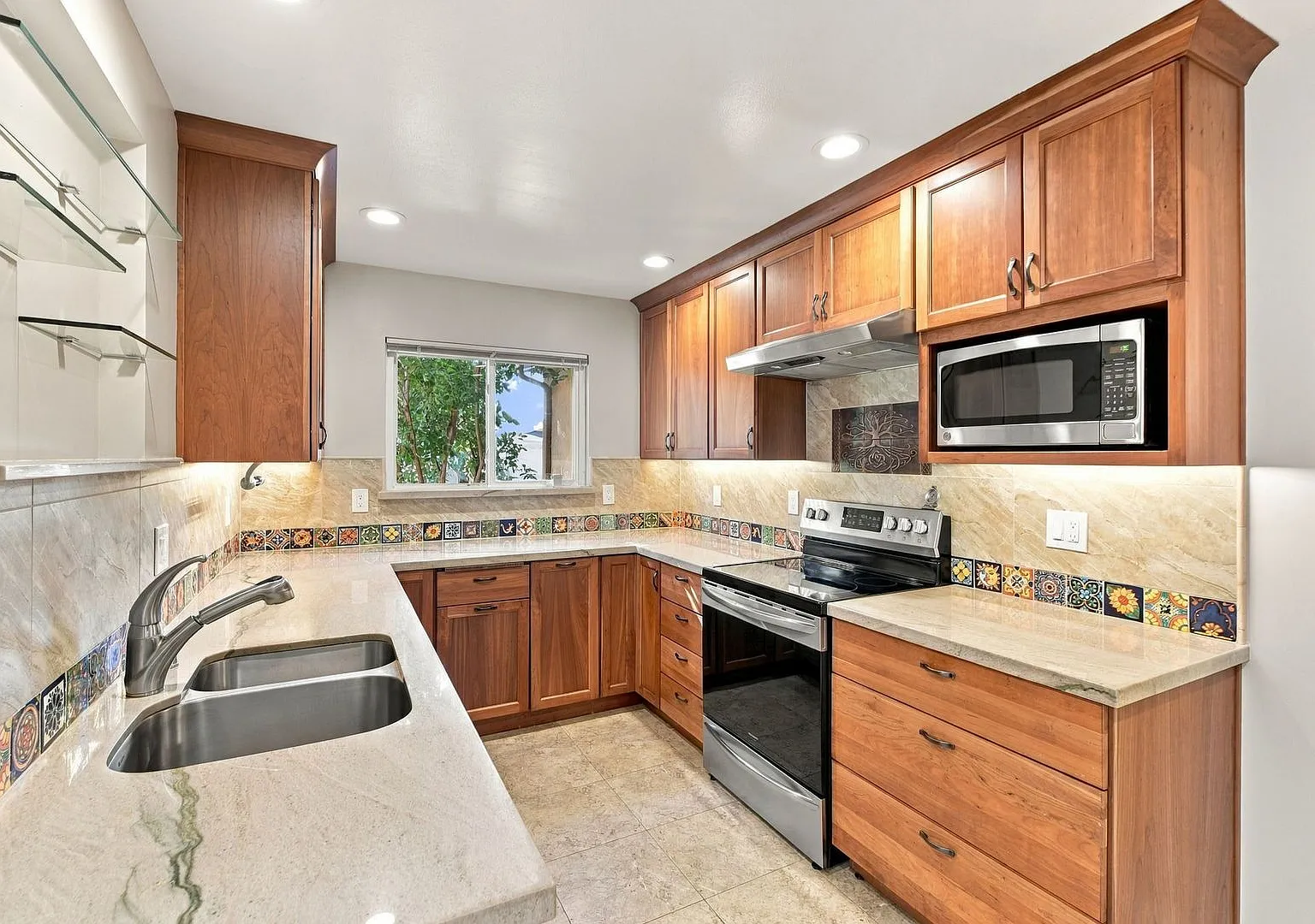 Remodeled 4BD Cambrian Home | Bonus Family Room | Central A/C | Top Schools — Photo 4