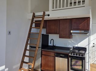 8 Grove St #416, Dover, NH 03820