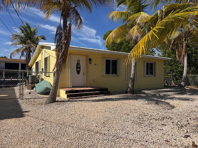 135 Peace Ave — Photo 5