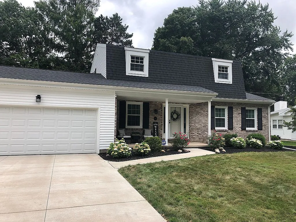 823 Hilltop Rd photo 1