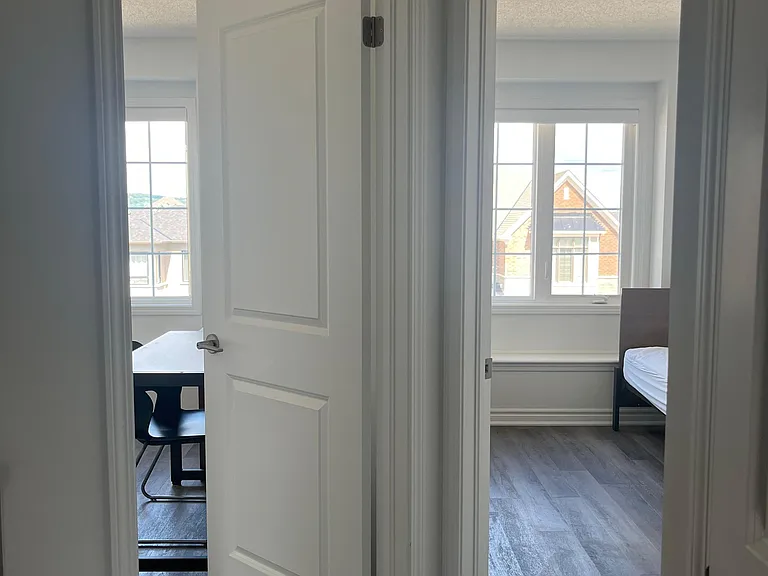 1259 Lily Cres #17 — Photo 6