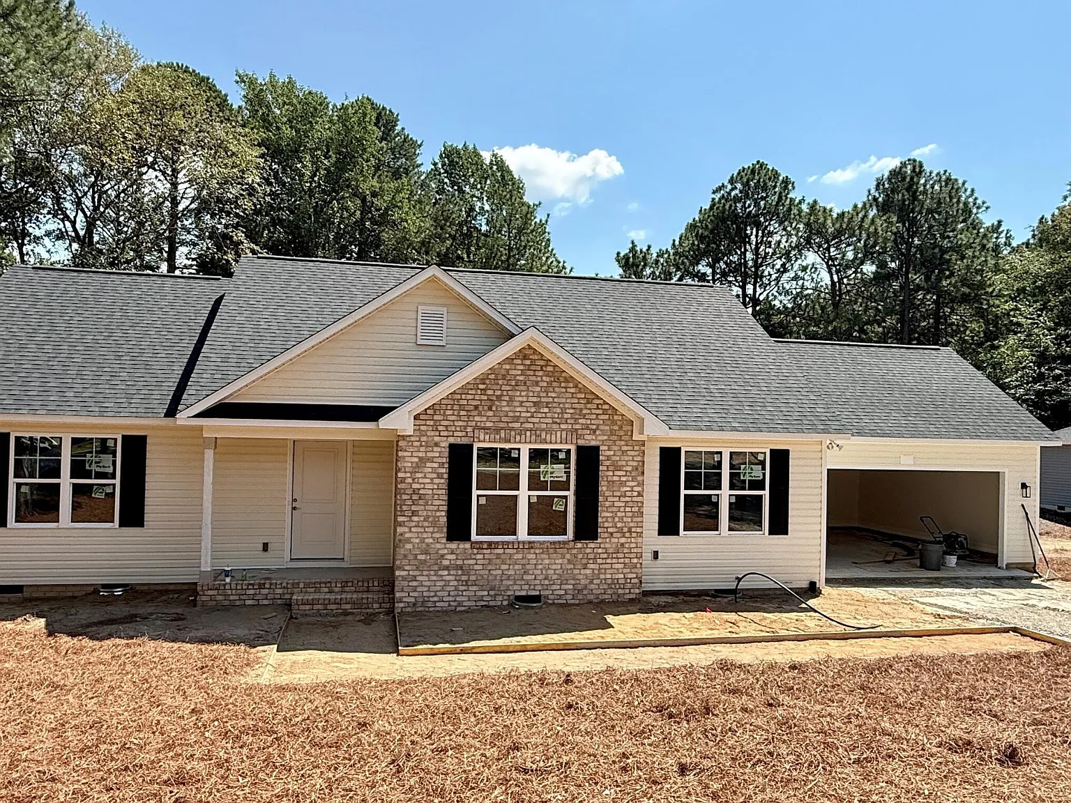 3 bed, 2.0 bath, 1544 sqft, $2,000 — Photo 1