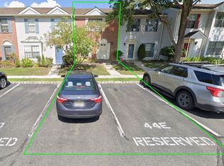 5 Latta Ct, Lawrence Township, NJ 08648