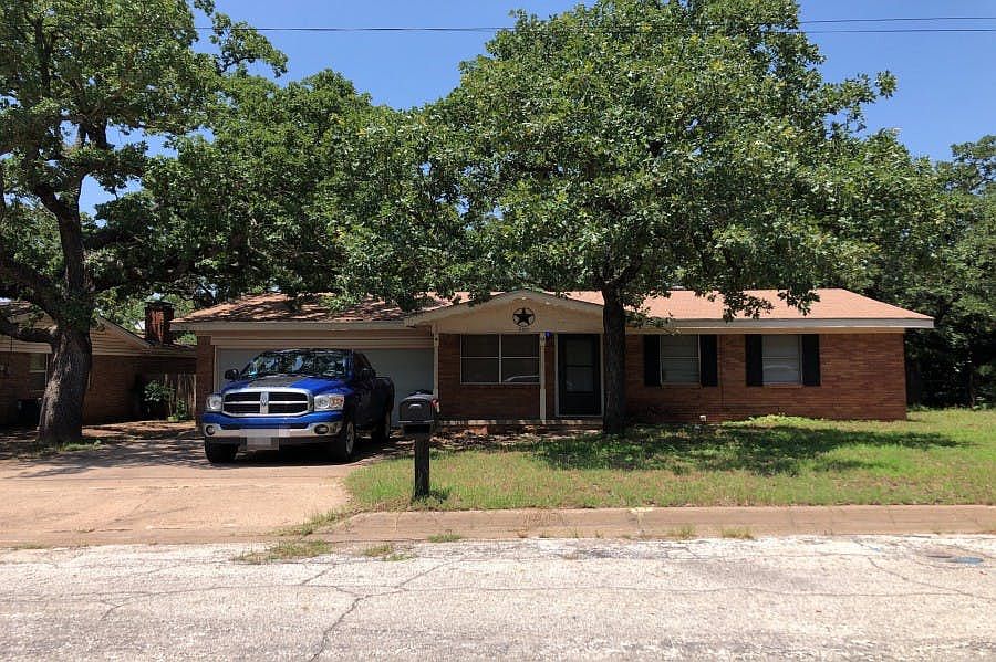 1st image of 900 NW 11th St