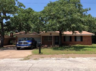 900 NW 11th St, Mineral Wells, TX 76067