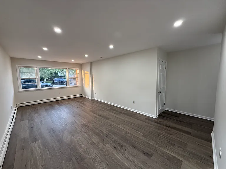 450 E Penn St #1 — Photo 27